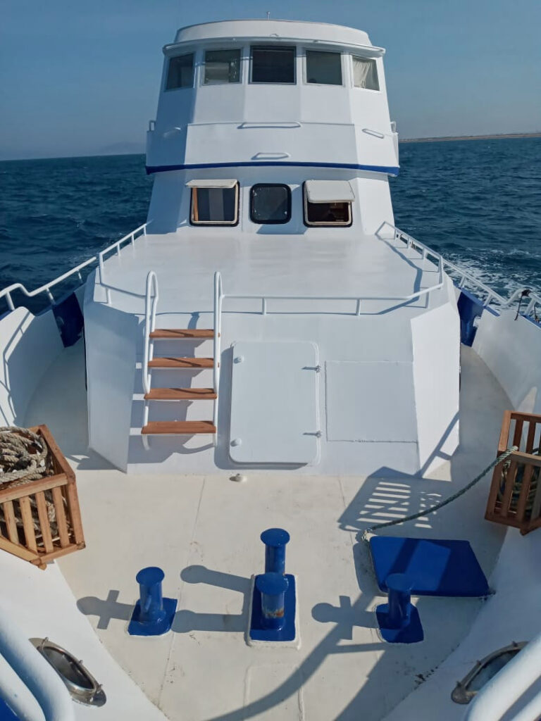 Top deck of Dive Runner boat