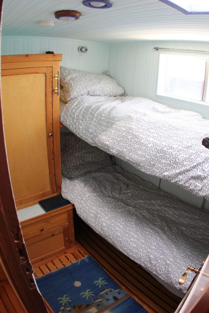 Dive Runner cabin bunkbeds